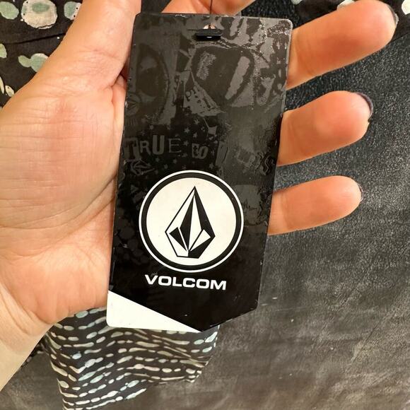 NEW Volcom Tremble Printed Regular Fit Woven Button-Down Shirt, Sz Small (DD) - Picture 8 of 9